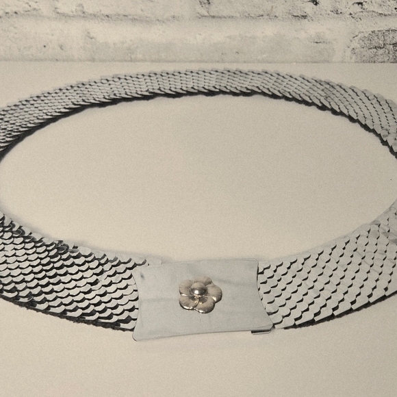 Vintage Silver Metal Mesh Belt w/ Flower Buckle 38” Waist Statement - Picture 3 of 11